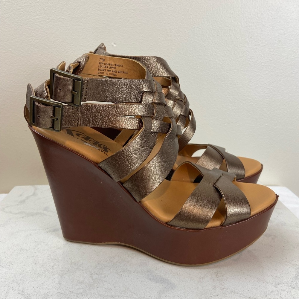 Kork-Ease Y2K Metallic Bronze Leather Wedge Sandals